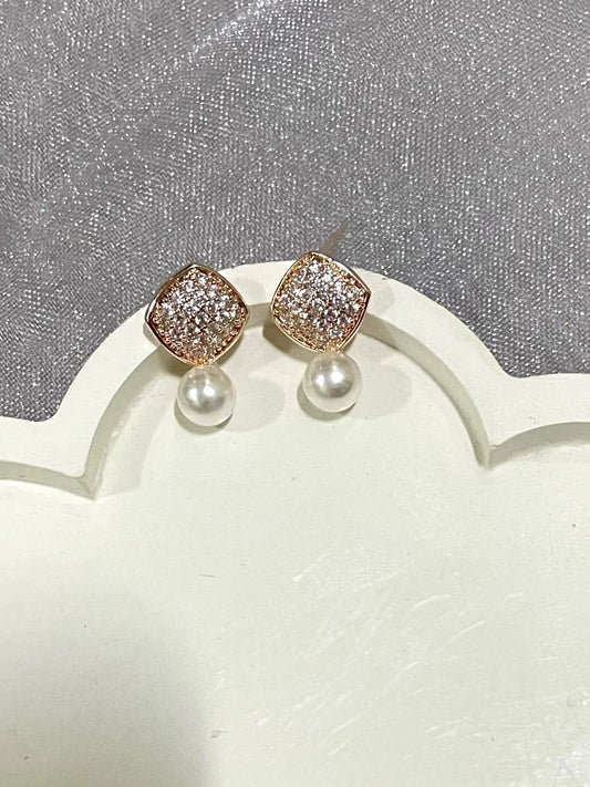 Ad Diamond Peral Studs