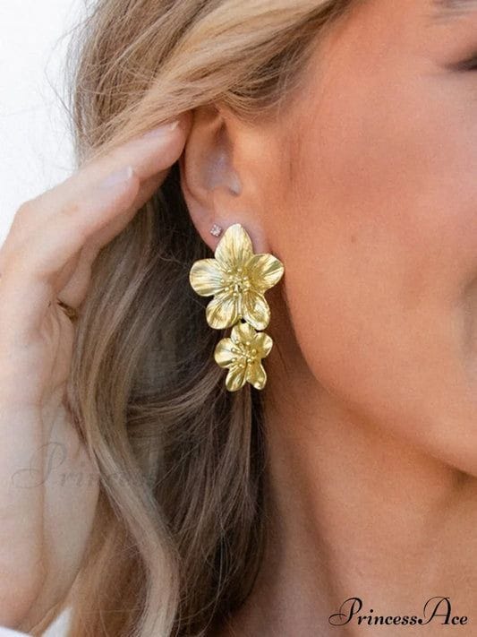 Triple floral dangle earring