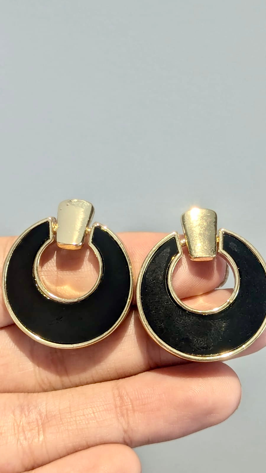 Vintage napier gold black enamel drop earrings